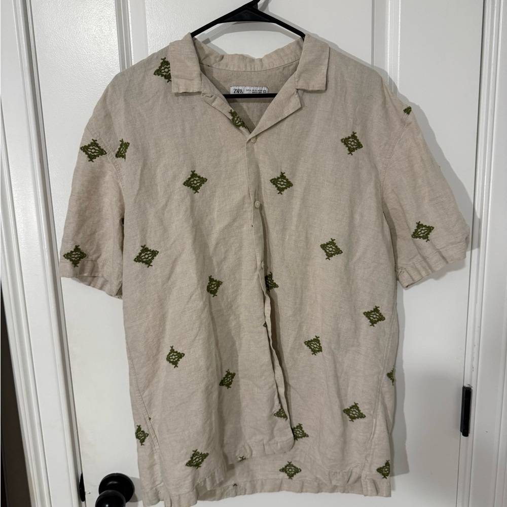 Zara Casual Beige Shirt with Olive Patterns